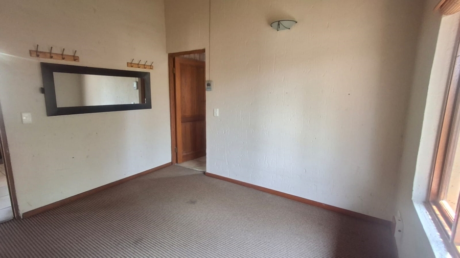 4 Bedroom Property for Sale in Boschenvaal River Front Lodges Free State